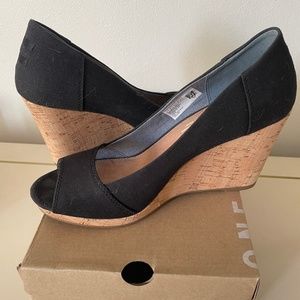 TOMS Stella Black Canvas Wedge